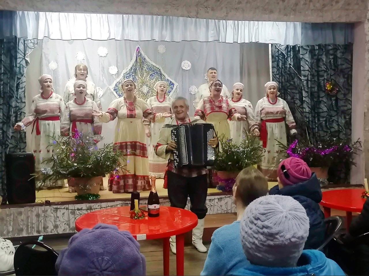 В Шахровку приехал творческий десант.